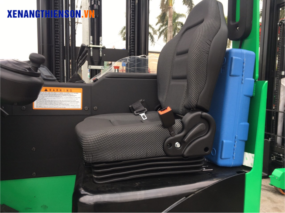 Ghế ngồi Xe nâng reach truck ngồi lái 2.5 tấn Lithium-ion