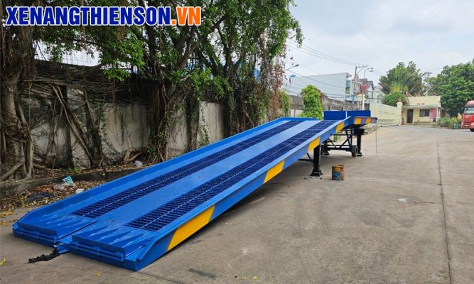 Cầu dẫn xe nâng lên Container grating răng cưa