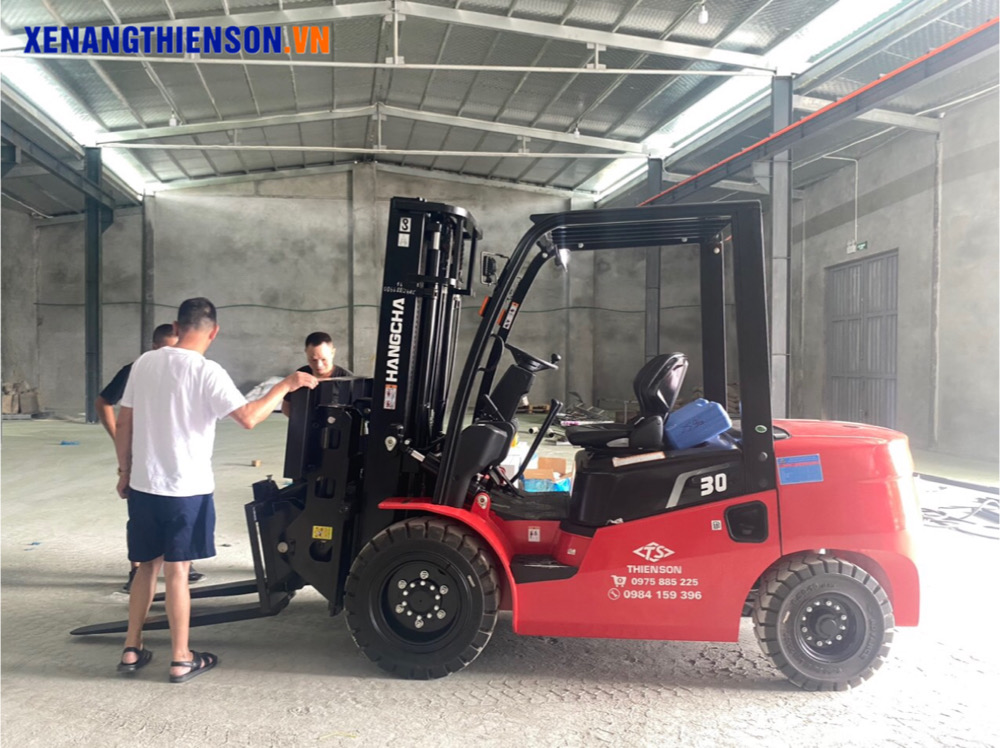 Tìm hiểu kĩ về xe nâng trước khi sử dụng