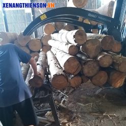 Xe nâng kẹp gỗ