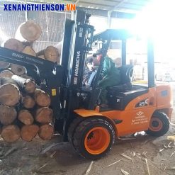 Xe nâng kẹp gỗ
