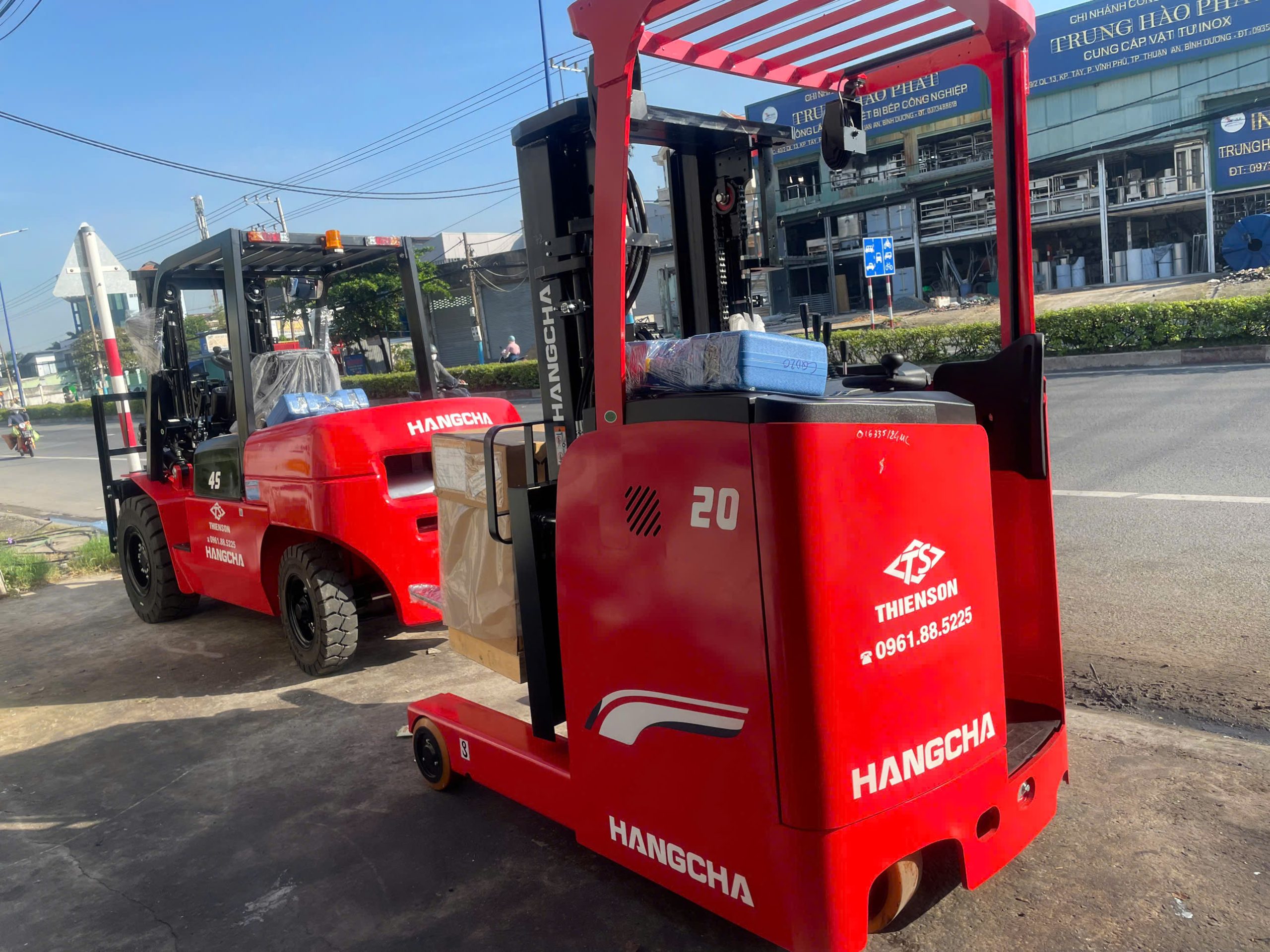 Xe nâng Reach Truck