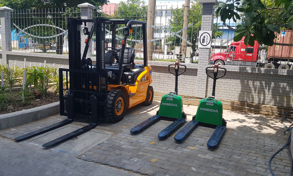 xe nâng dầu 2 tấn dòng X