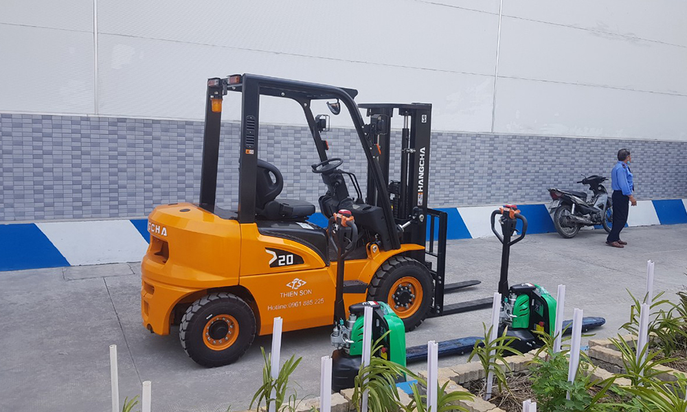 xe nâng dầu 2 tấn dòng X