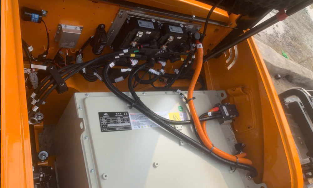 Xe nâng điện 3 tấn lithium