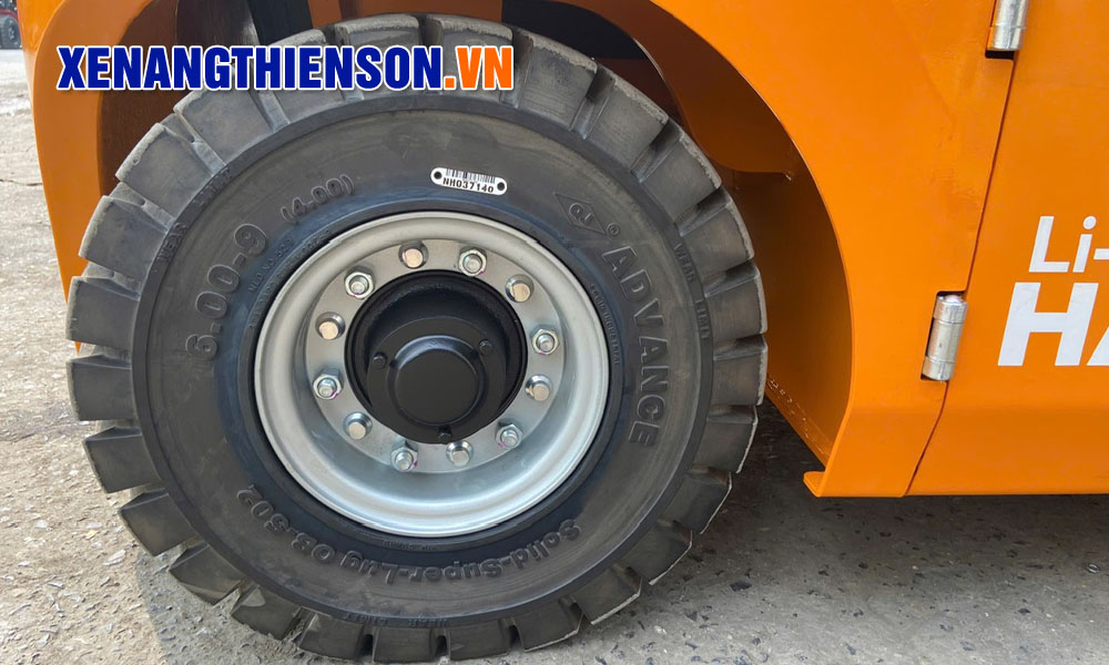 Vỏ xe nâng sau của xe điện 3 tấn hãng Hangcha