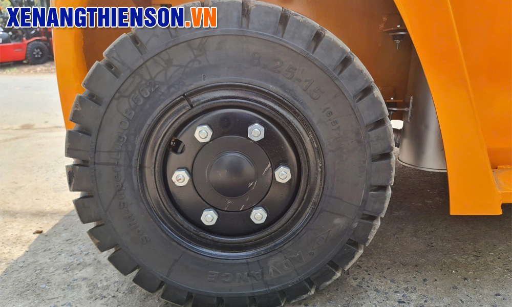 Lốp xe nâng - lốp hơi