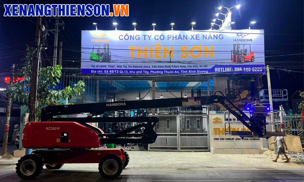 Xe nâng Boom Lift dầu