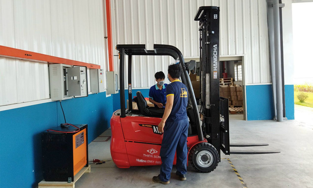 Sửa xe nâng dầu