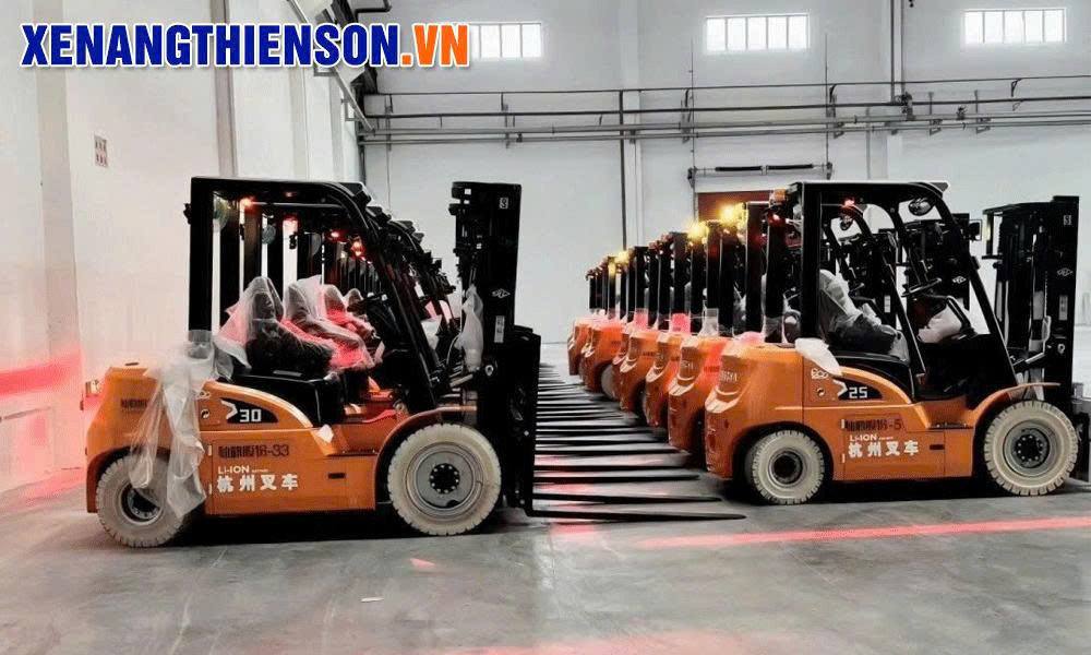 Xe nâng kho lạnh ngồi lái dòng XE