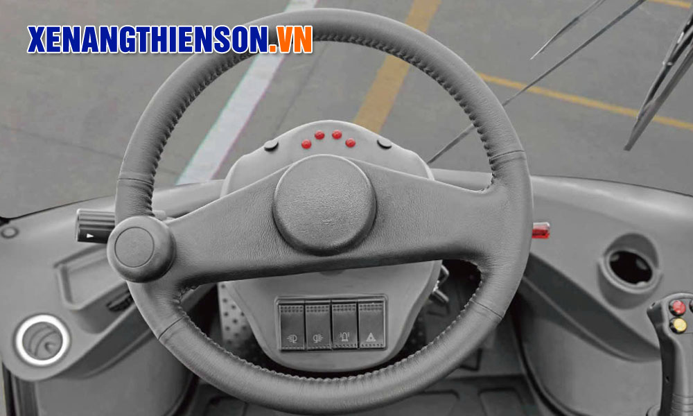 Tay lái xe nâng dầu 35 tấn