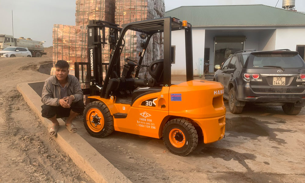 Các yếu tố ảnh hưởng tới Giá xe nâng tại Nghệ An