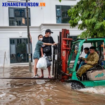 Những lưu ý khi xe nâng bị ngập nước