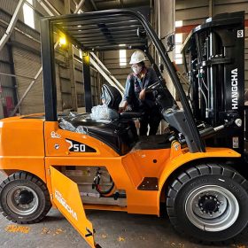Bảo dưỡng xe nâng điện