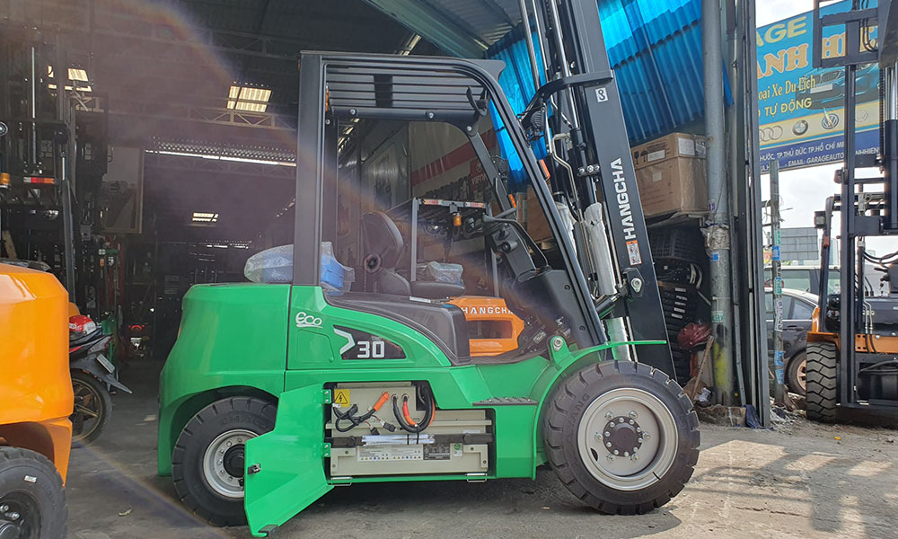 Bảo dưỡng xe nâng điện 3 tấn
