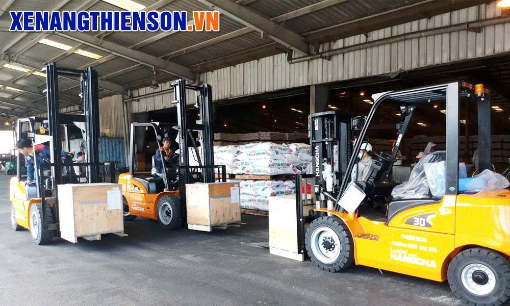 Xe nâng điện 3 tấn - phục vụ trong ngành phân bón