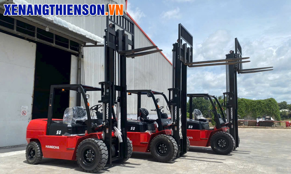 xe nâng dầu 5 tấn