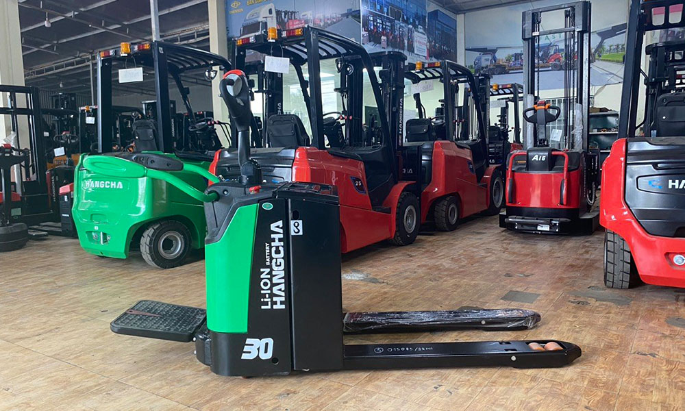 Xe nâng tay điện đứng lái