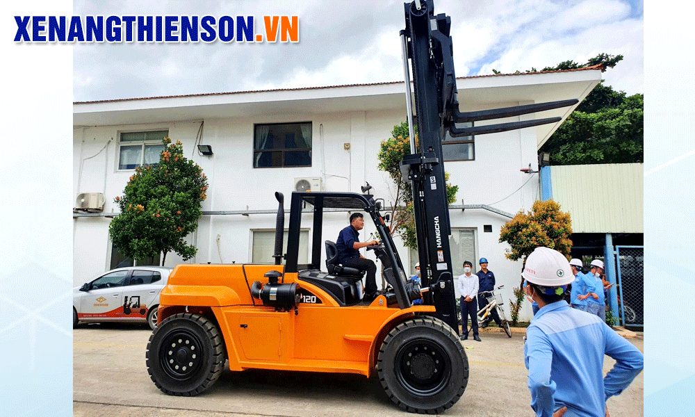 Xe nâng dầu 12 tấn Hangcha